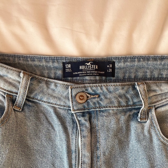 Hollister Jeans - Picture 1 of 4